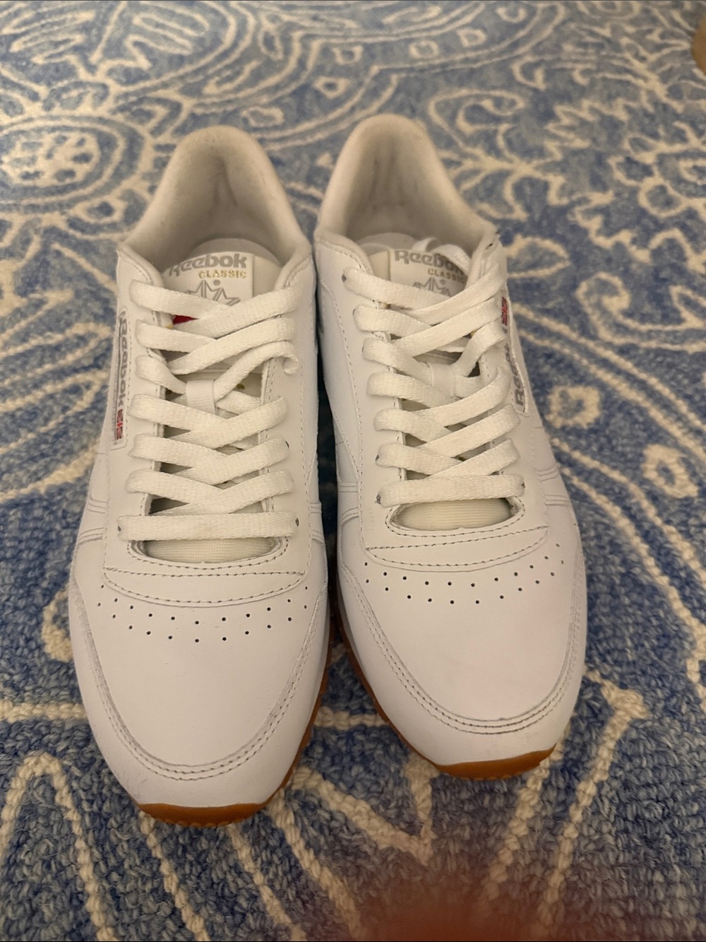 Reebok Classic women’s/Men’s White Leather Sneakers with Gum Sole